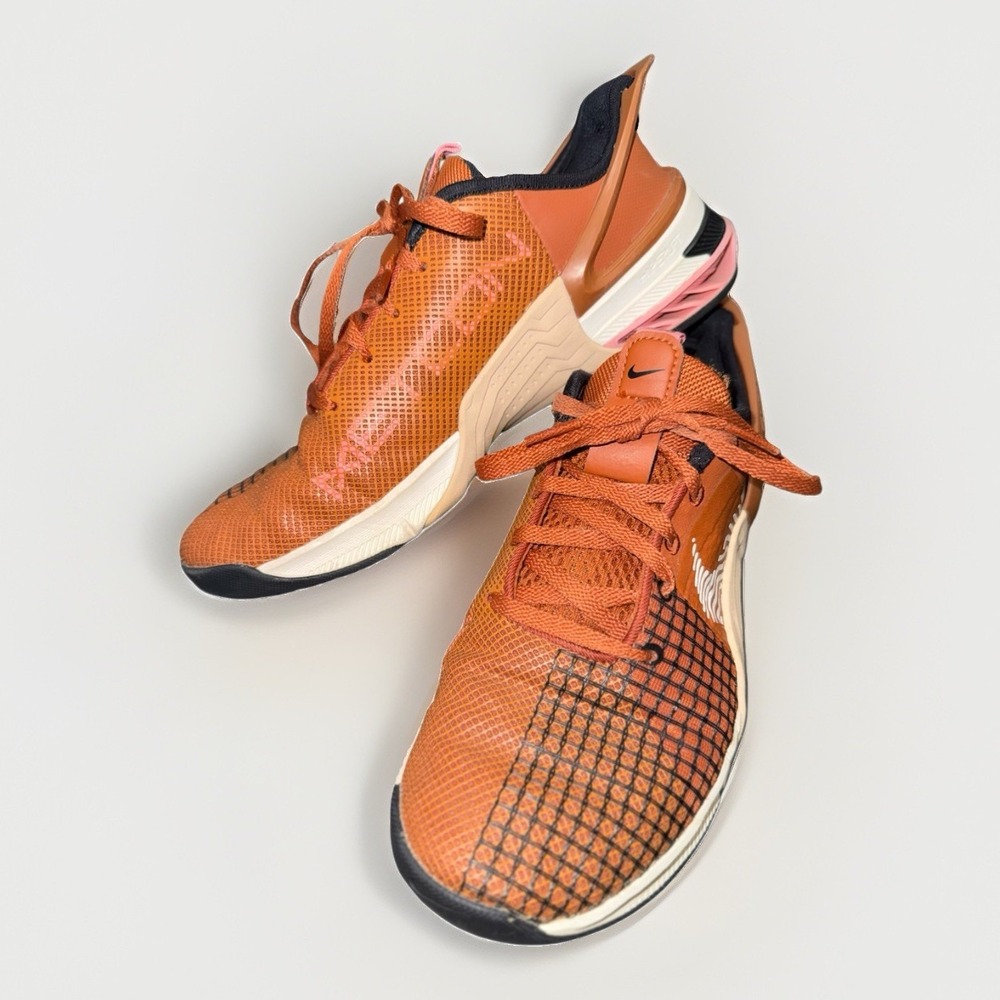 Nike Metcon 8 FlyEase Russet Women's Size 8.5 Cross Training Shoes DO9381-200